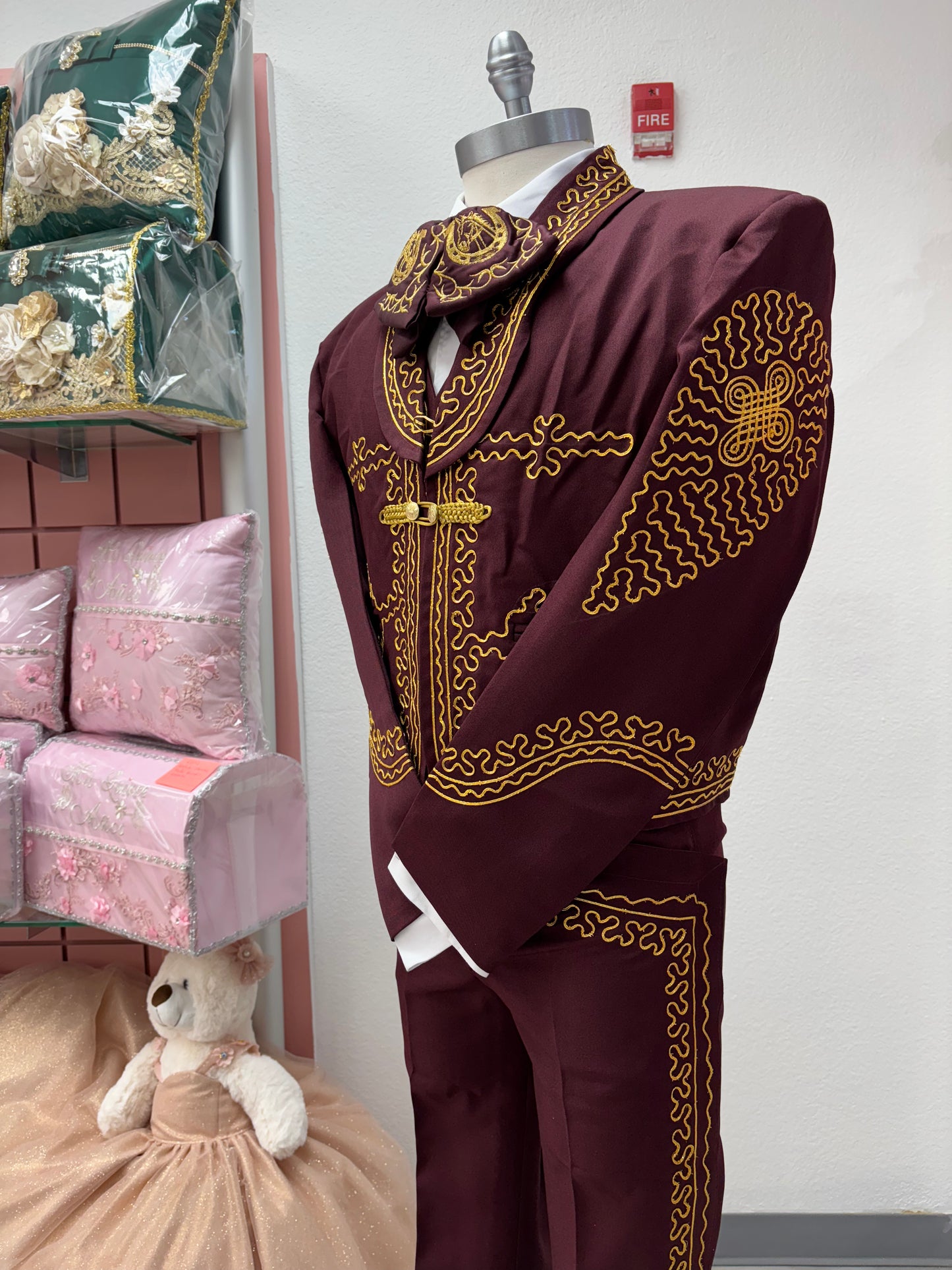 Traje Charro Burgundy Economico