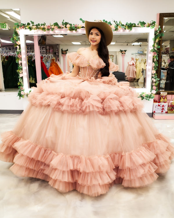 LV566 — Quinceañera dress Sacramento — Boutique Moroleon